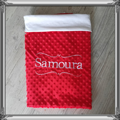 Couverture doublé en minky doux + coussin assortie personnalisé, brodée prénom et/ou ornement
